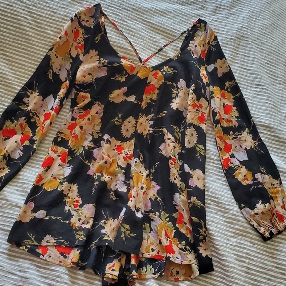 Floral Romper - Picture 2 of 5